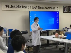 お話をされる中田先生