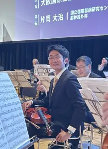 演奏前の正村先生